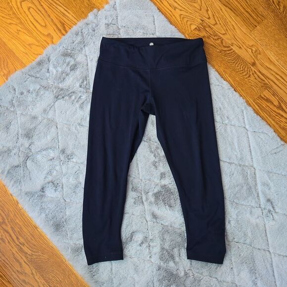 Yogalicious Navy Capri Leggings, Women's Size Medium, Great Condition - Picture 1 of 8